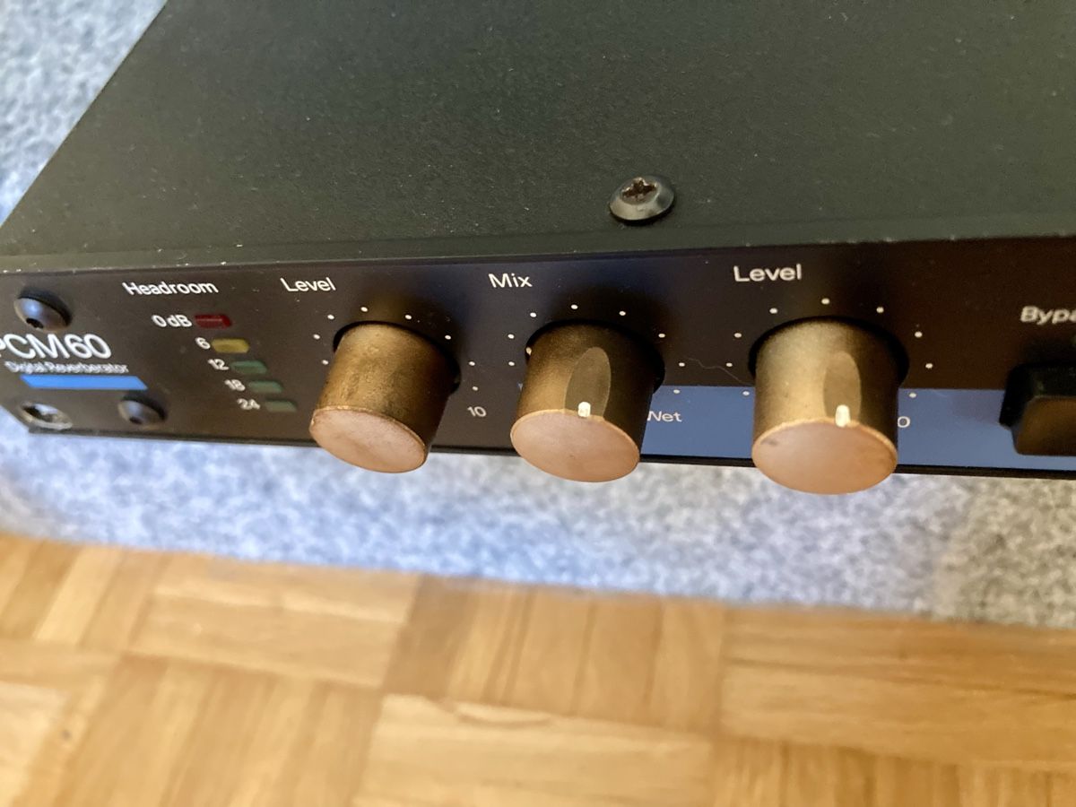 Strumenti musicali: Lexicon PCM 60 Reverb Hall – Usato da Glattfelden venduto da Pedals 8
