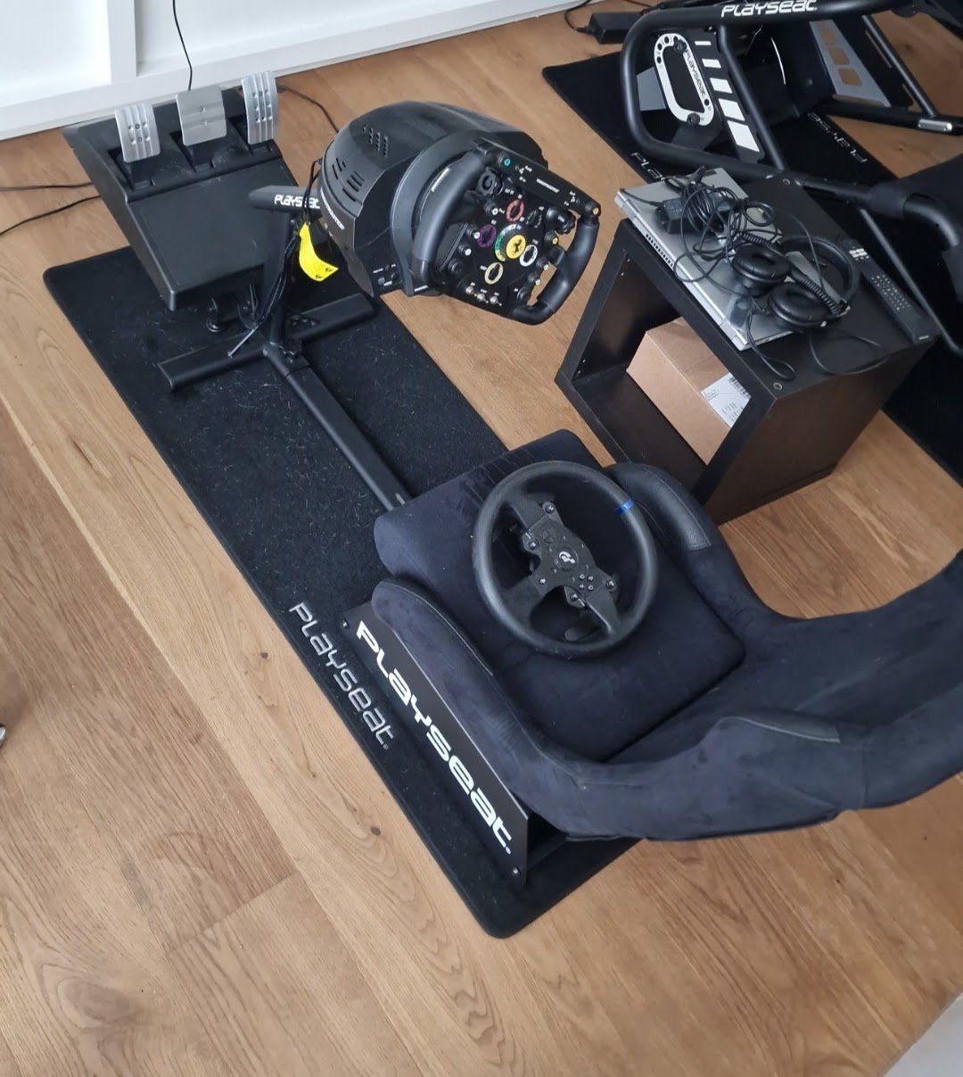 Thrustmaster Controller: Playseat F1 Rig mit Thrustmaster Lenkrad & Pedale+Bodenmatte – Usato da Dübendorf venduto da Youtek_pro
