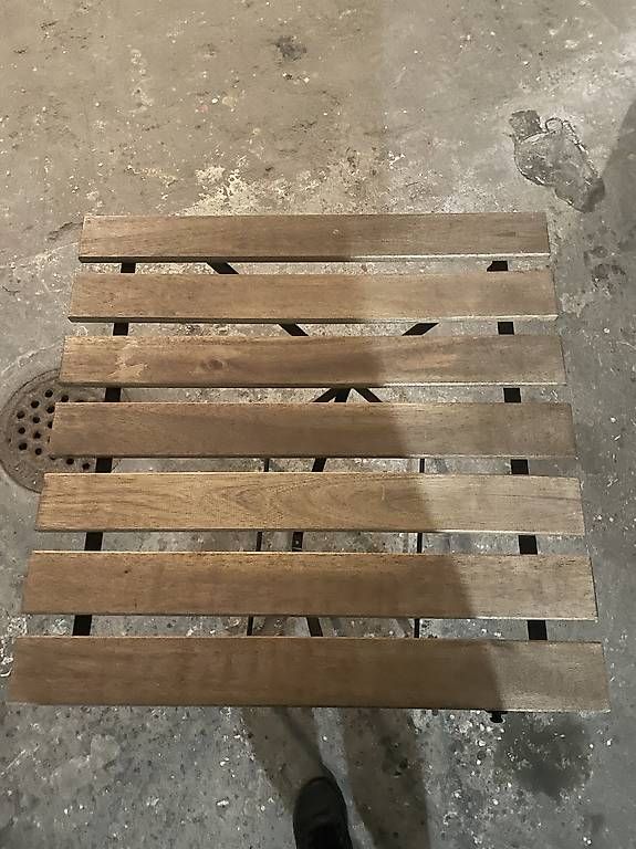 Tavoli: Tavolo in legno 70x70 – Usato da Giubiasco venduto da Deby01 1