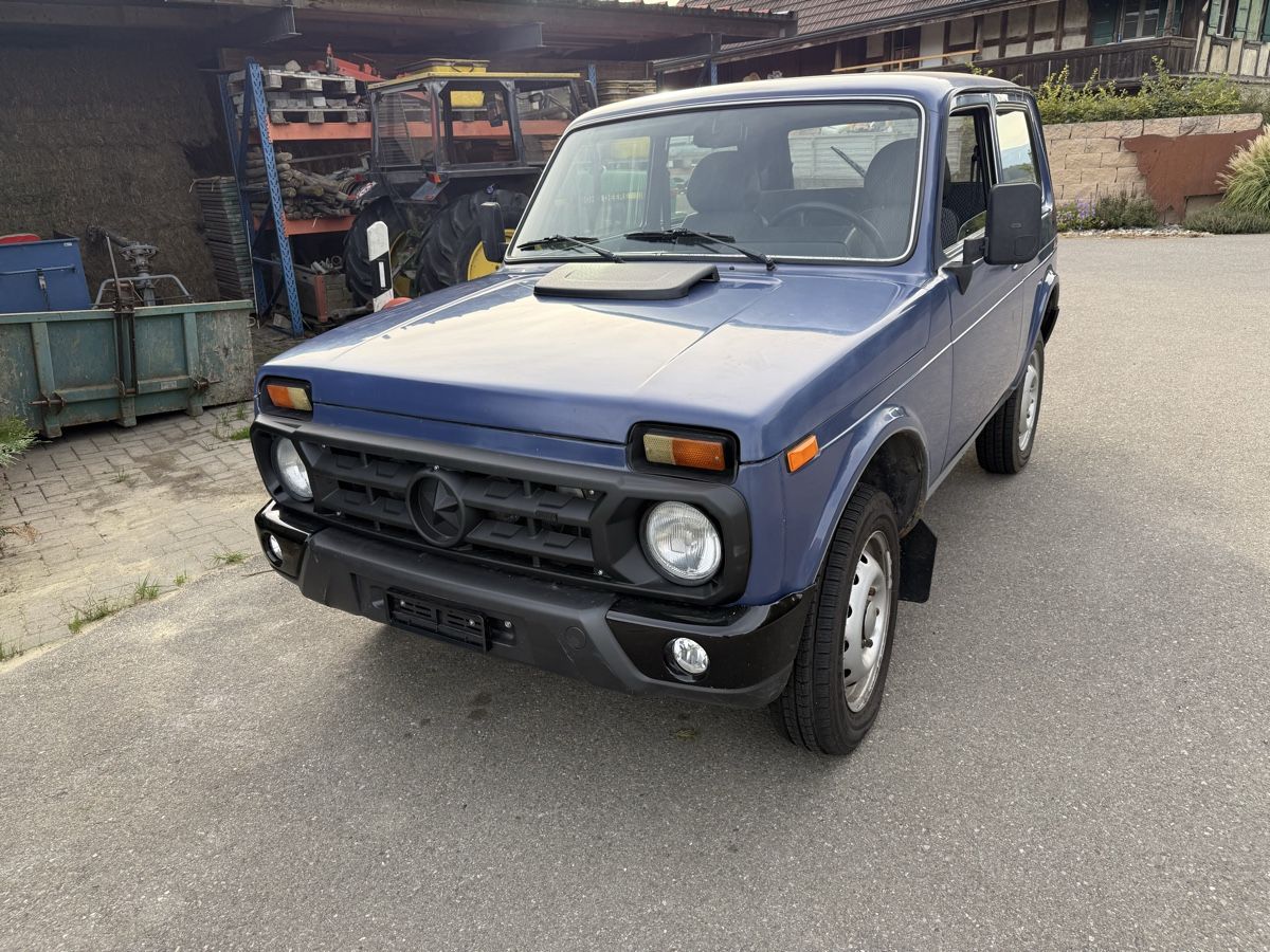 Lada Automobili: Lada Niva 1,7i 4x4 – Usato da Grossaffoltern venduto da hob_q6qs
