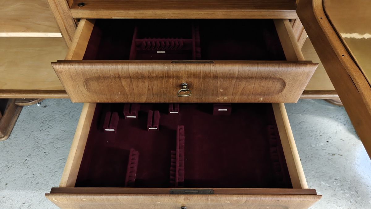 Credenze: Buffet E. Schwarz A.G. Nussbaum, 50er Jahre – Usato da Winterthur venduto da K2538 5