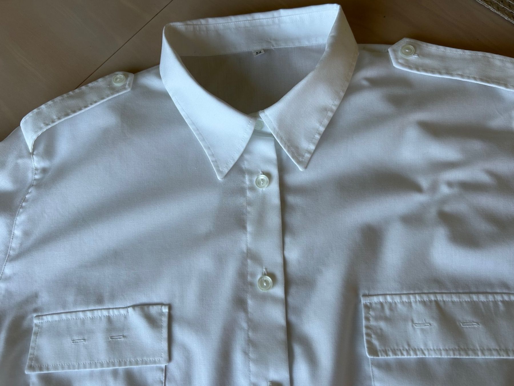 Akris Camicette: Bluse in Gr.52, weiss – Usato da Russikon venduto da Pebblybeach 2