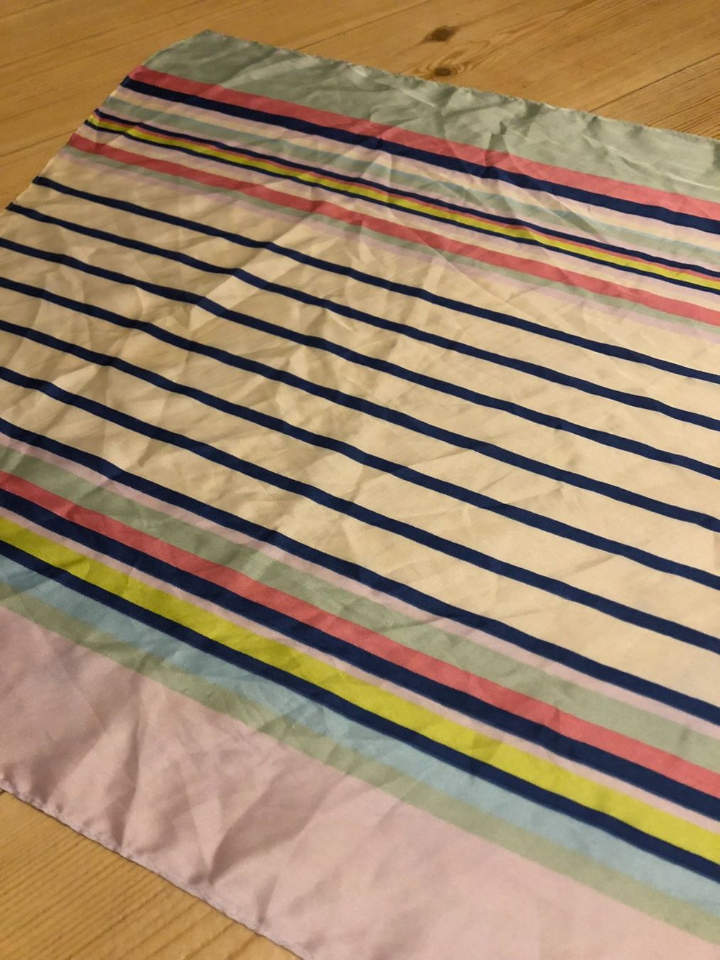 Foulard & Sciarpe: Lot de 2 foulards – Usato da Bulle venduto da sop_ct6x 2