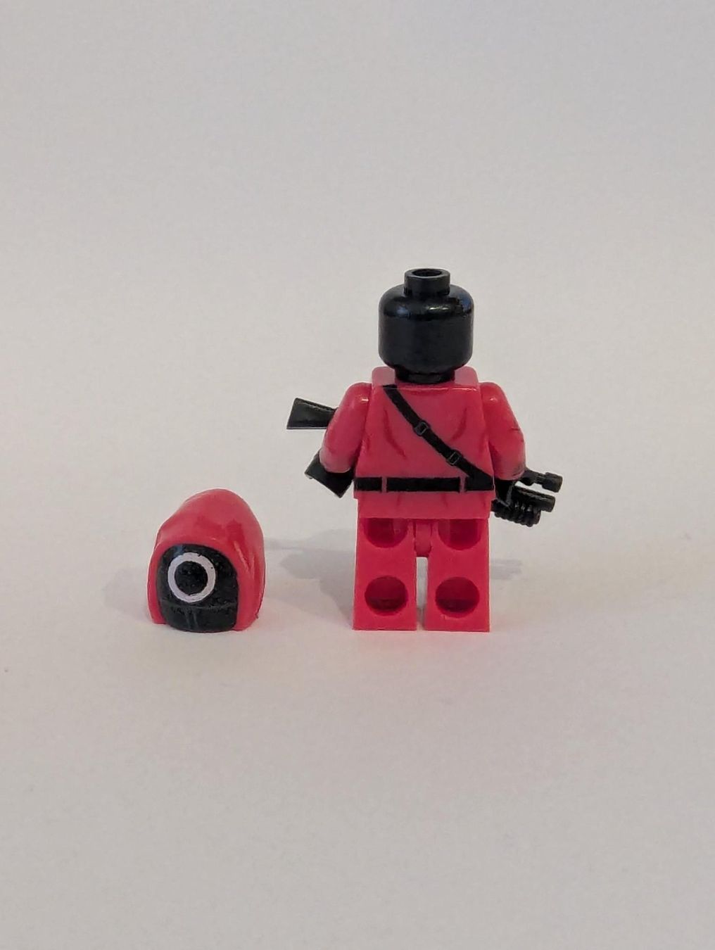 Lego Figuren: Squid Game Wärter (3er Set Custom) – Gebraucht aus Trimbach von BrickBase 2