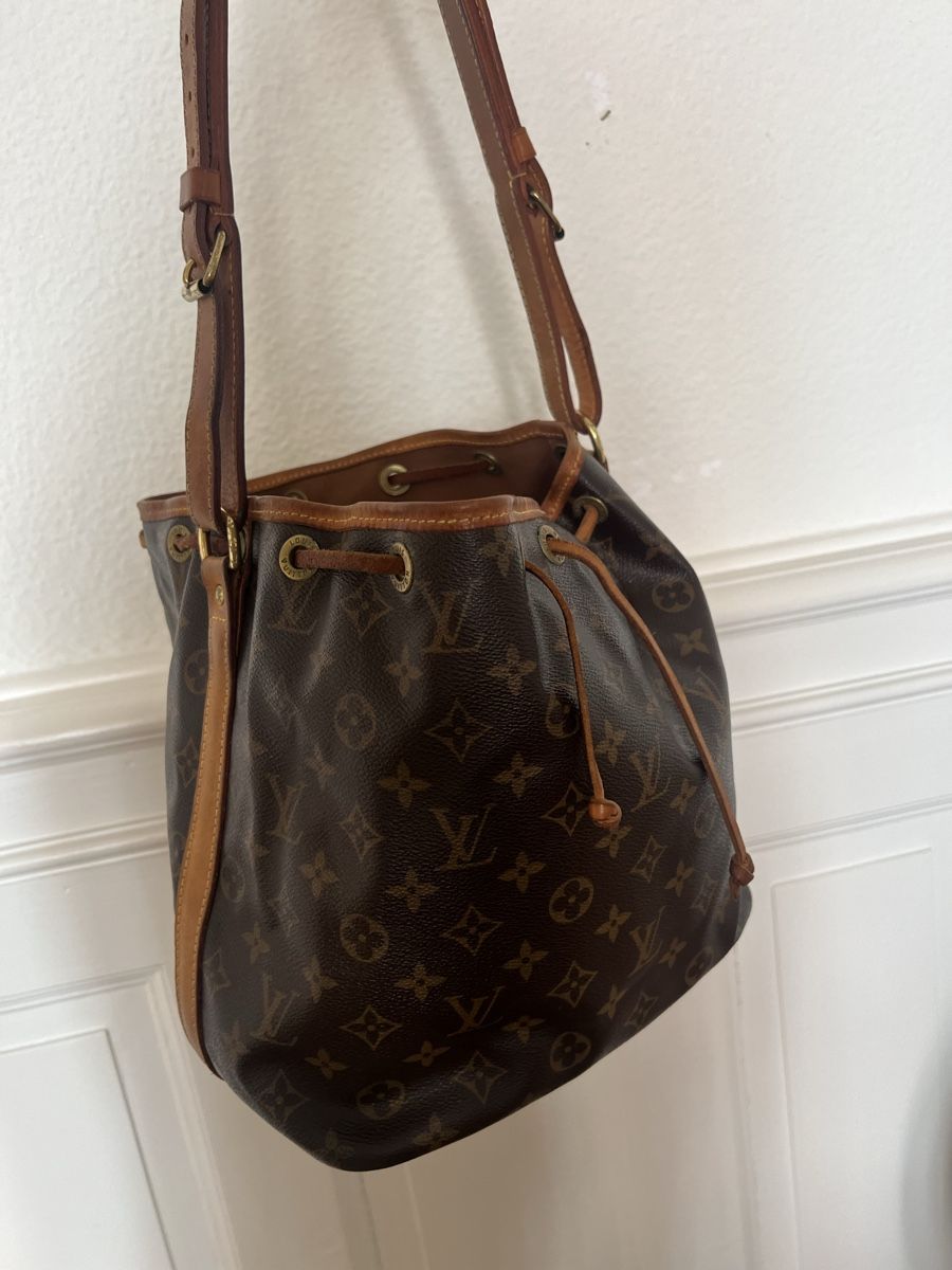 Louis Vuitton Borse da donna: LOUIS VUITTON Petit Sac Noe Monogram Canvas – Usato da Zürich venduto da Rehlia
