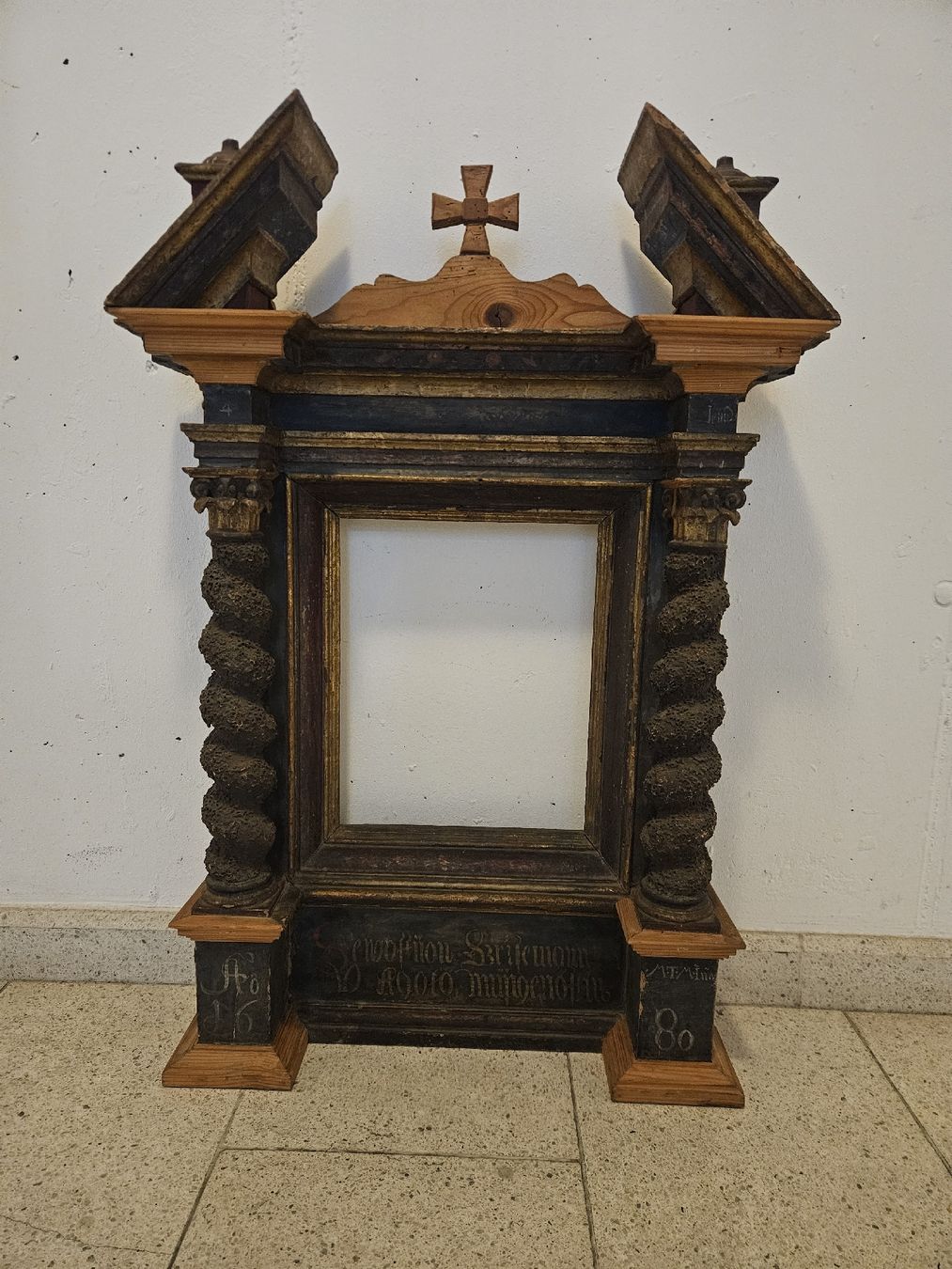 Skulpturen & Statuen: gemälde skulptur 1680 appenzell – Defekt aus Schwellbrunn von Omega-alpha