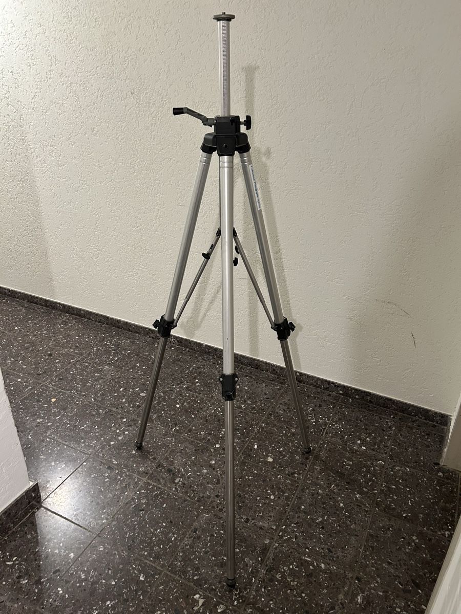 Manfrotto Trépieds & Accessoires: Manfrotto Studio Stativ Pro Alu, sehr stabil  – D'occasion à Glattfelden par gwendolyn007 1