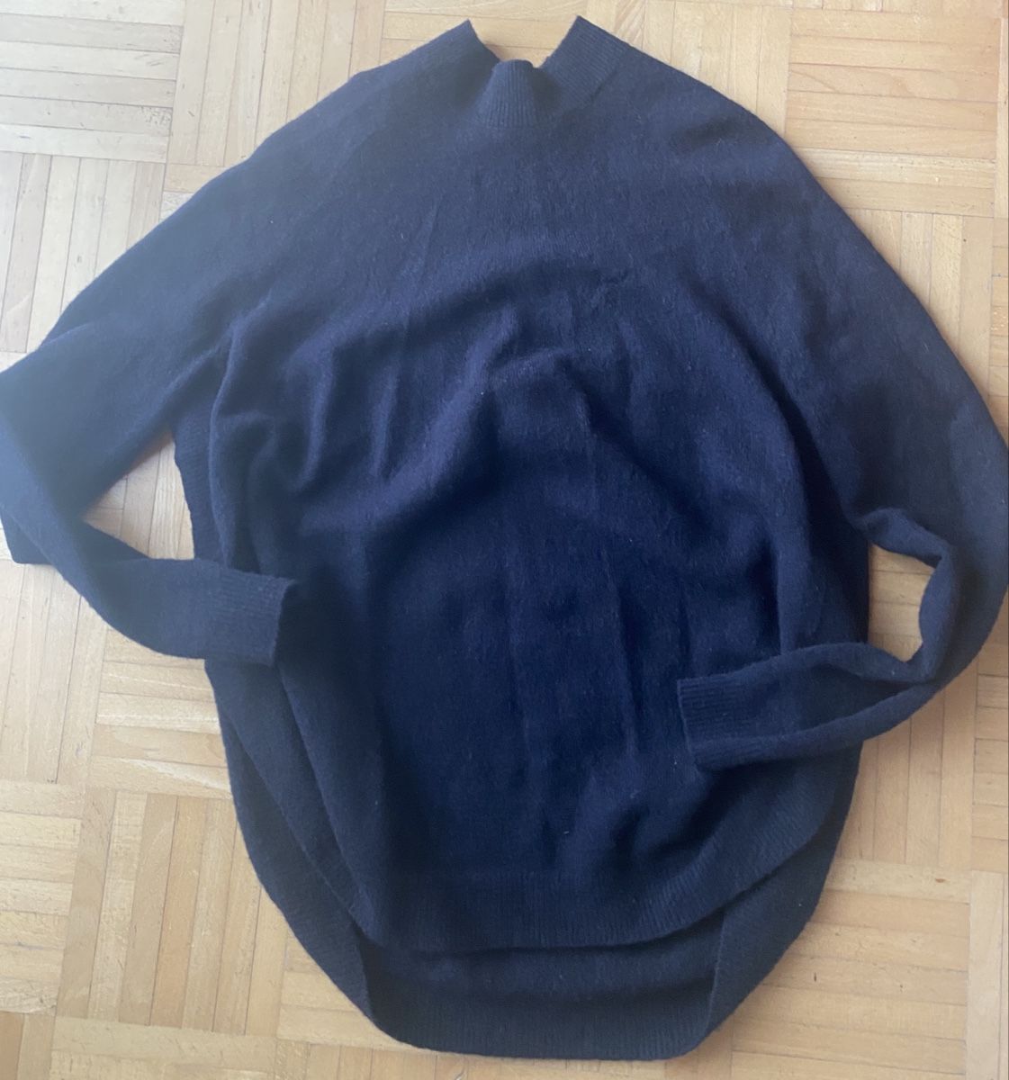 Cos Maglioni & Felpe: Dunkelblauer Woll - Pullover COS, Gr. S – Usato da Sarnen venduto da Paris99
