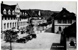 Brugg Bahnhofplatz mit Oltimern  1944