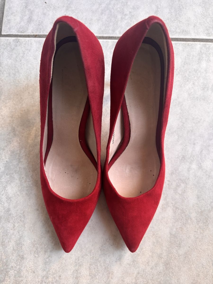 Scarpe da donna: Red suede heels – Usato da Oberrohrdorf venduto da api_s6d2 3