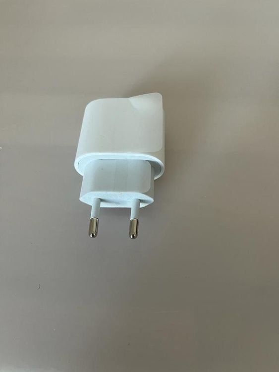 Apple Unità & Adattatore: Apple 20W USB-C Power Adapter (Netzteil) – Nuovo (secondo la descrizione) da Egnach venduto da planus