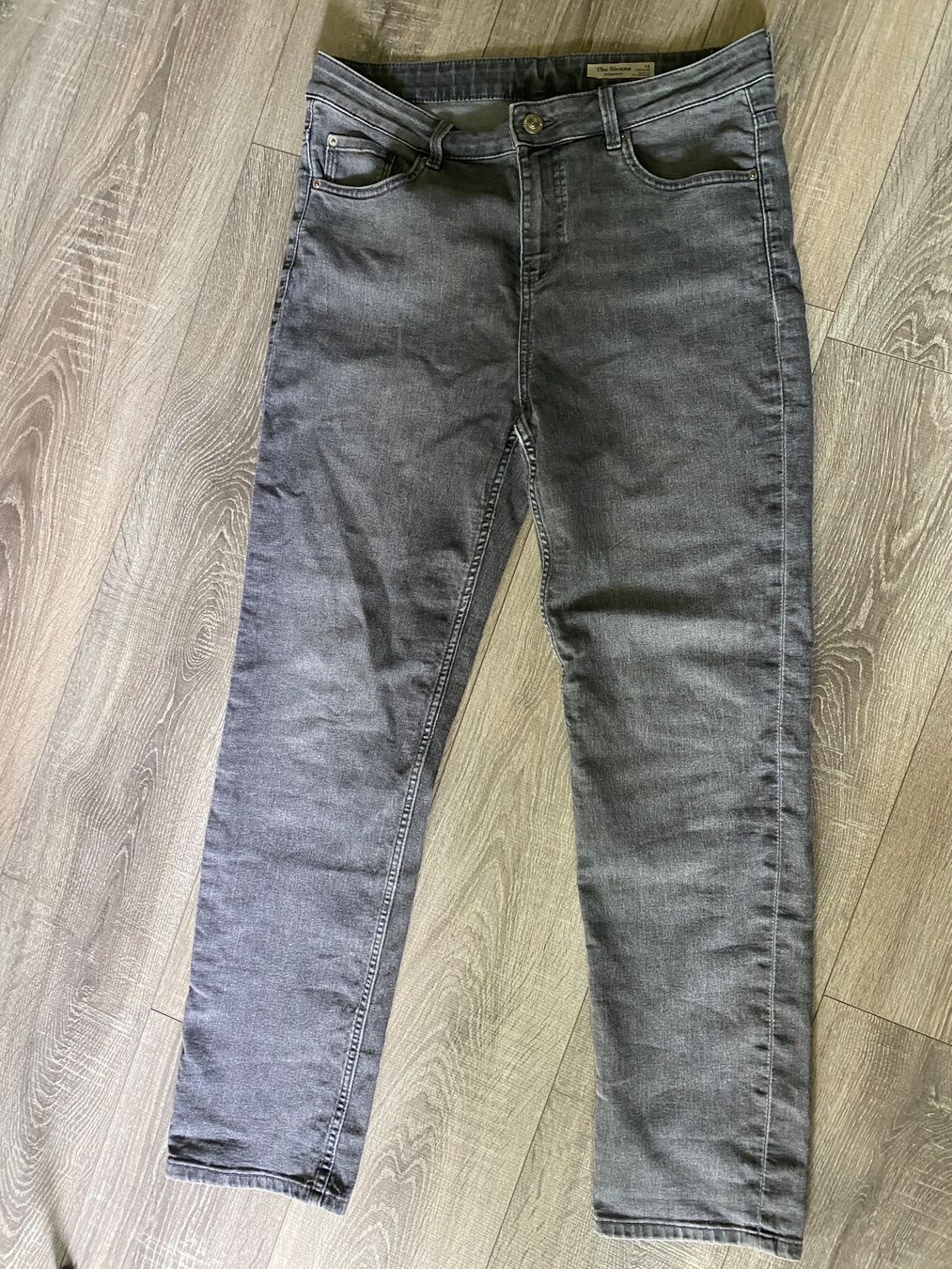 Jeans: Jeans hellgrau M&S, Modell Sienna straight, mit Stretch, 42 – Usato da Spiegel b. Bern venduto da corn2009 1