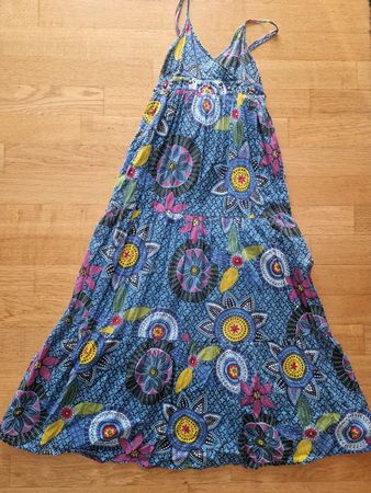Robe longue d'été Y.d. T. 146cm très bon état