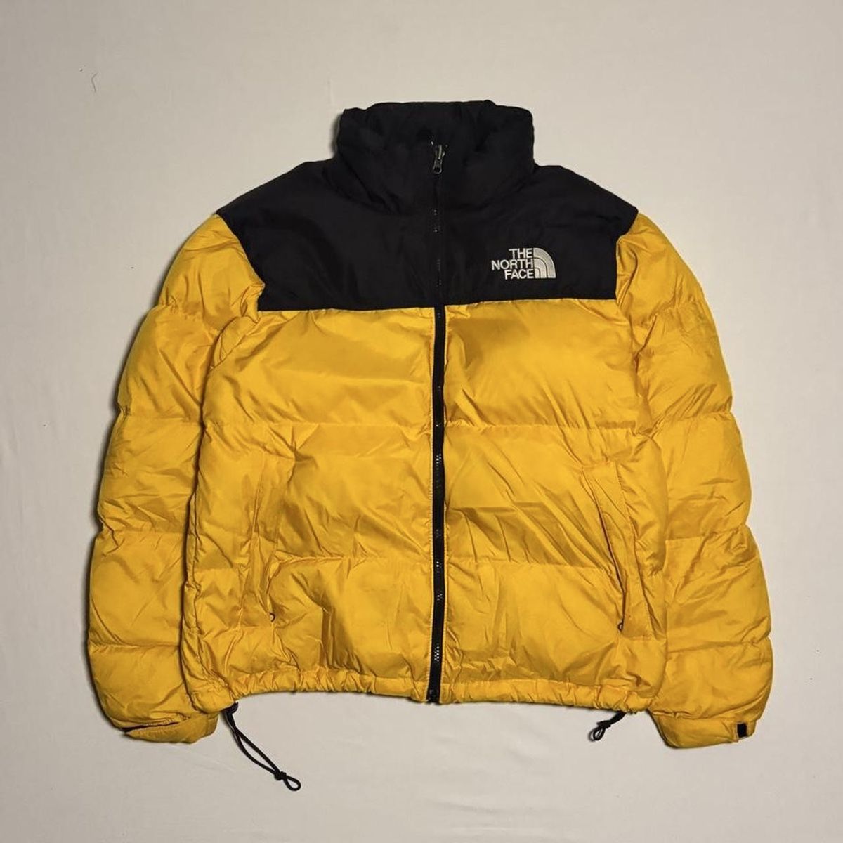 North Face Giacche: The North Face Yellow & Black Puffer Jacket – Nuovo (secondo la descrizione) da Caviano venduto da reselleo21