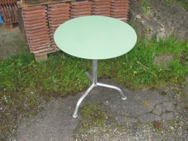 Gartentisch Bistrotisch Klappbar 65cm NEU RAL 6021 gespritzt