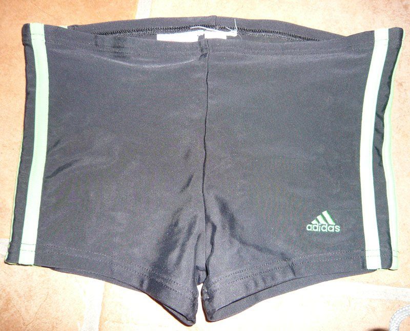 Adidas Costumi da bagno: Badeanzug/ Badehose Adidas Gr 140 – Usato da Ruggell venduto da Btt