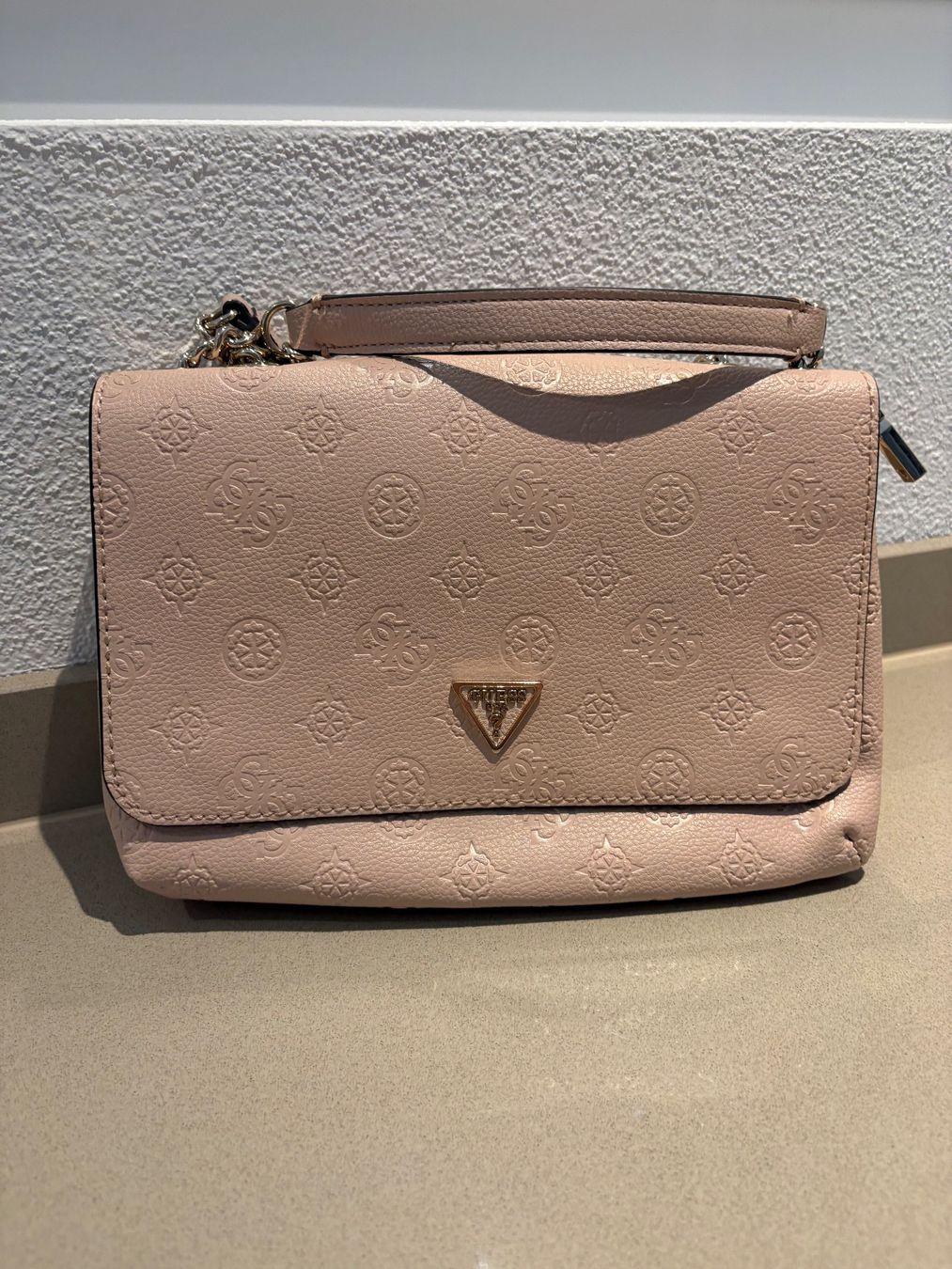 Guess Borse da donna: Guess Umhängetasche – Nuovo e nell'imballaggio originale da Dietwil venduto da kar_b29h