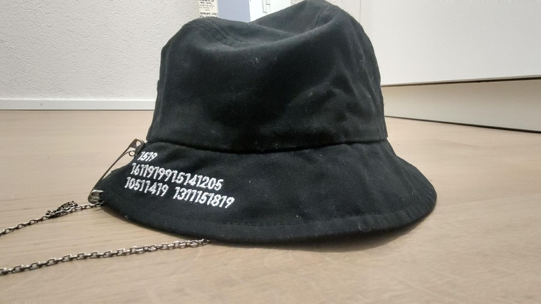 Copricapi, berretti & cappellini: Chapeau noir numéro pimp chaînes bob – Nuovo (secondo la descrizione) da Sion venduto da mel_z929 3