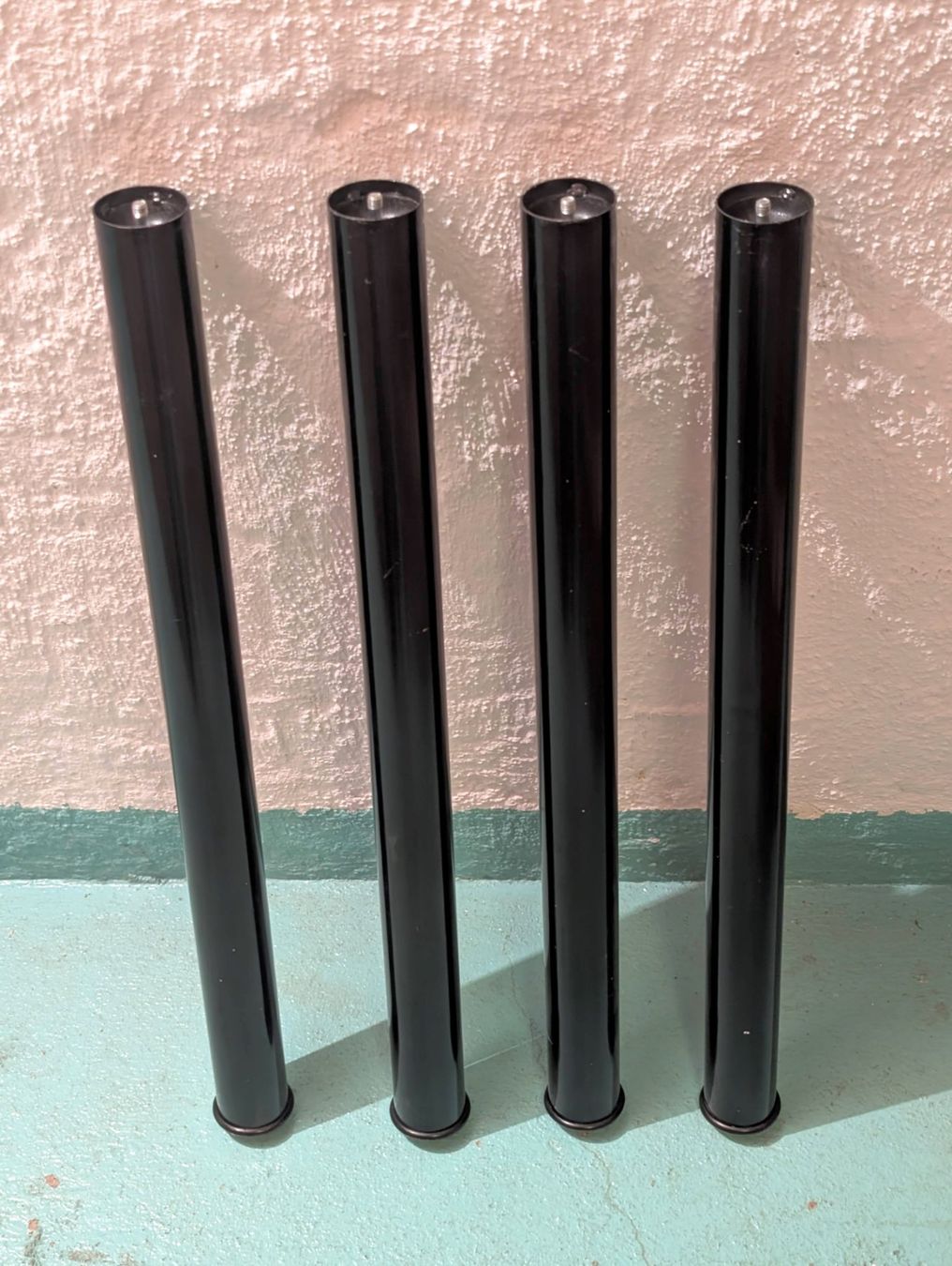 Ikea Tische: Alte schwarze Tischplatte mit 4 Metallbeinen – Gebraucht aus Zürich von yrtc 5