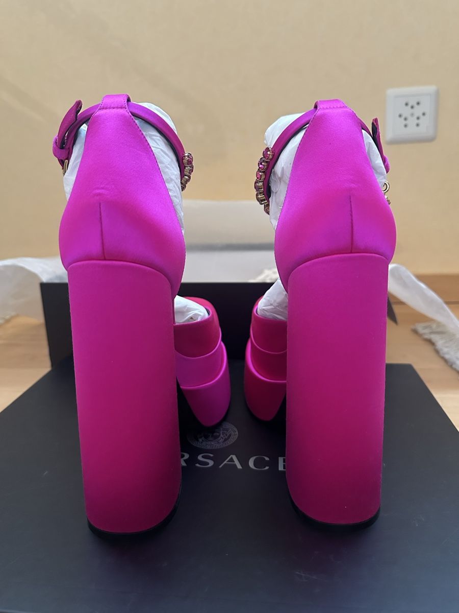 Versace Scarpe da donna: Versace Medusa Aevitas – Nuovo (secondo la descrizione) da Luzern venduto da ariazalea 3