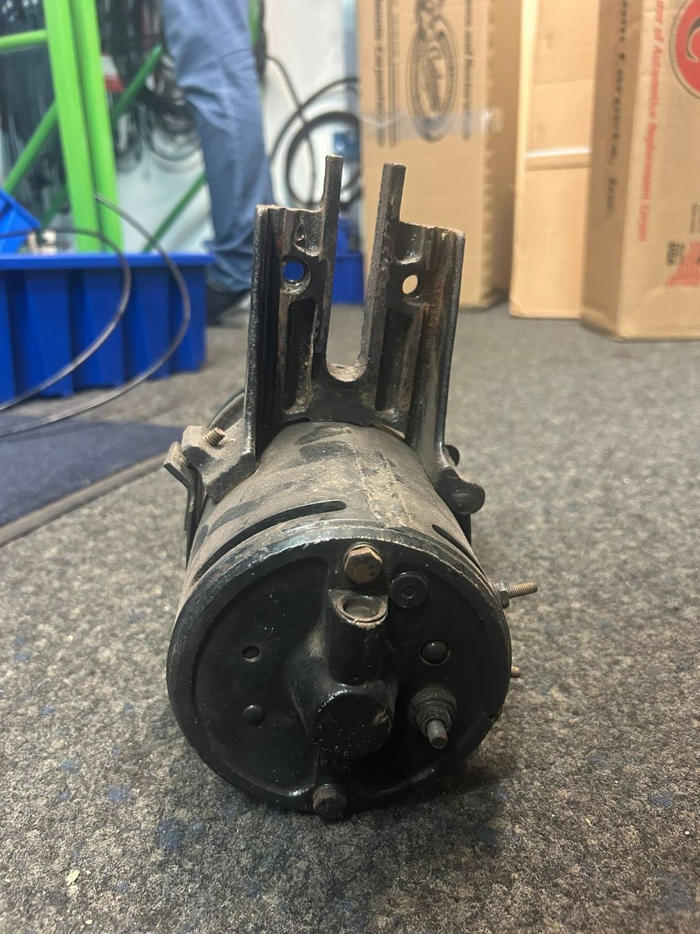 Alle Autoersatzteile: Lichtmaschine 6V Ford Flathead V8 mit Halter – Gebraucht aus Niederdorf von St170 1