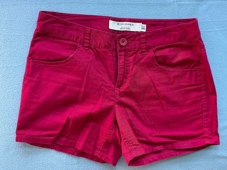 Giordano kakhis shorts size 26