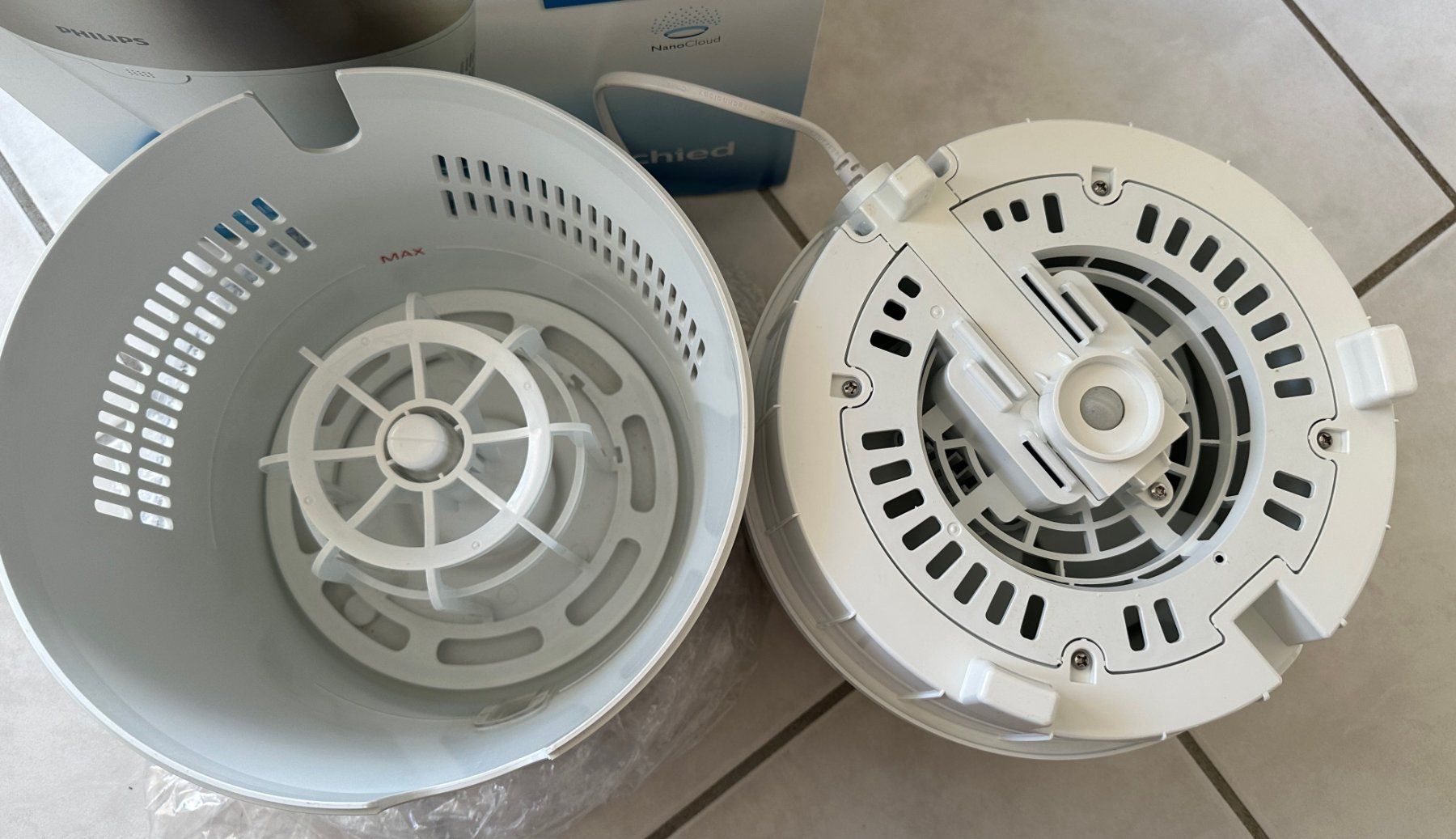 Philips Umidificatori d'aria: Philips Luftbefeuchter HU4803/01 - mit neuem Ersatzfilter – Usato da Meinisberg venduto da Steiner31 8