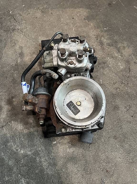 Tutti pezzi di ricambio auto: Schlachte VW Golf 1 GTI 1,6l – Usato da Safenwil venduto da vw-teile 4