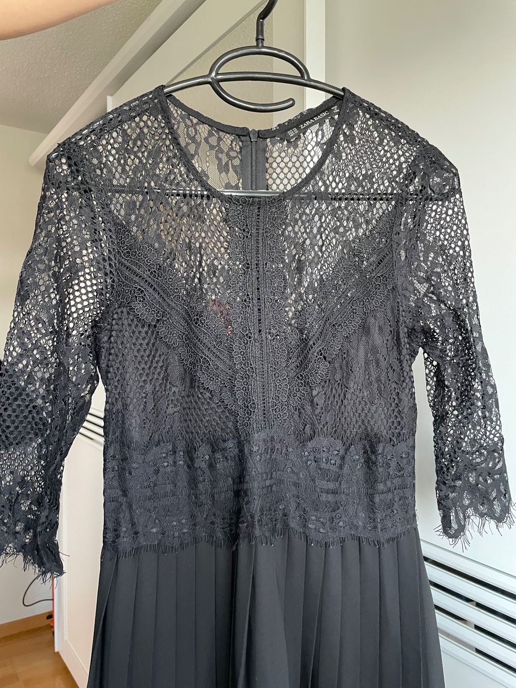 Zara Kleider: Elegantes schwarzes Spitzenkleid Gr. S – Gebraucht aus Schlieren von Mmm234 4
