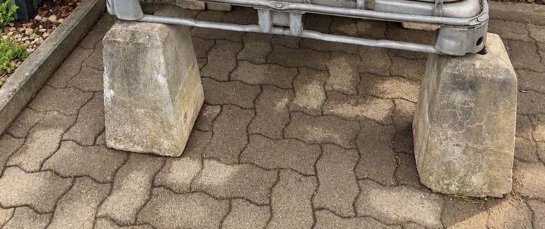 Pietre & tegole: Steinsockel – Usato da Tennwil venduto da Zaylaaa 1