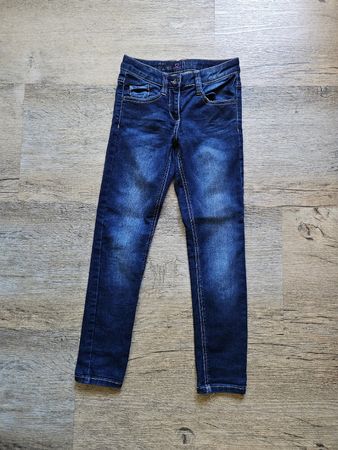 Jeans Gr. 128 Mädchen