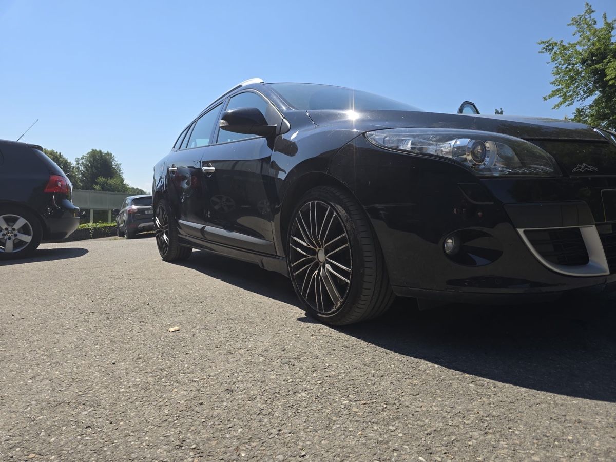 Renault Autos: Renault Megane Bose 1.5 126582km  – D'occasion à Bern par pav_b76w 5