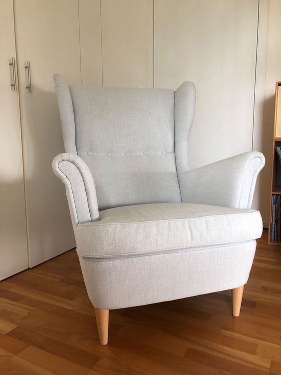 Ohrensessel STRANDMON von IKEA in hellgrau Kaufen auf Ricardo
