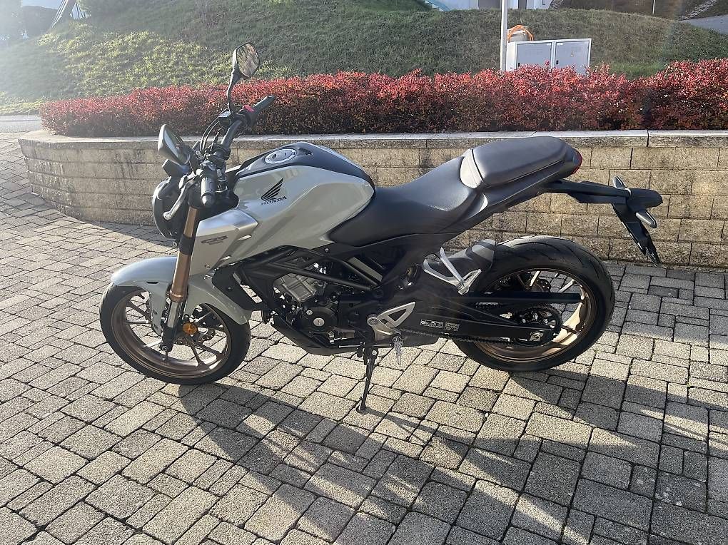 Honda Strada: Honda cb125r – Usato da Erde venduto da hug_gff8 1