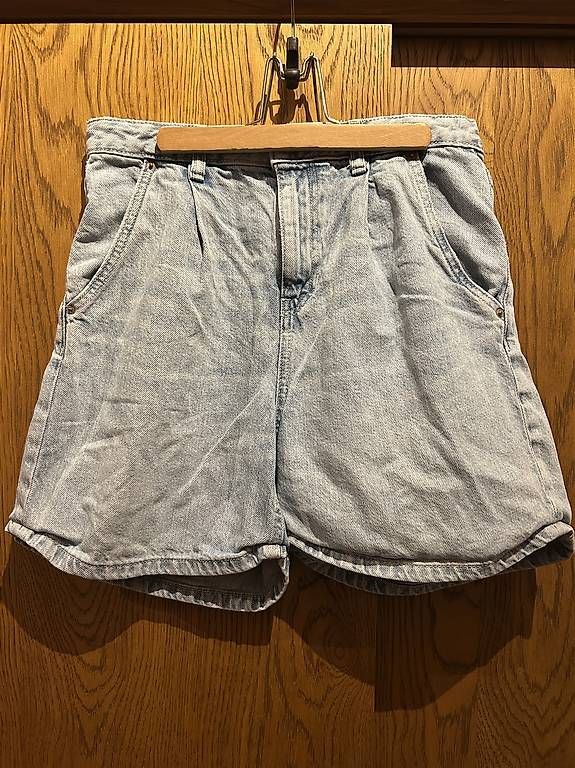 Pantaloni: hellblaue Shorts/Jorts – Usato da Langnau am Albis venduto da npi_rsc8