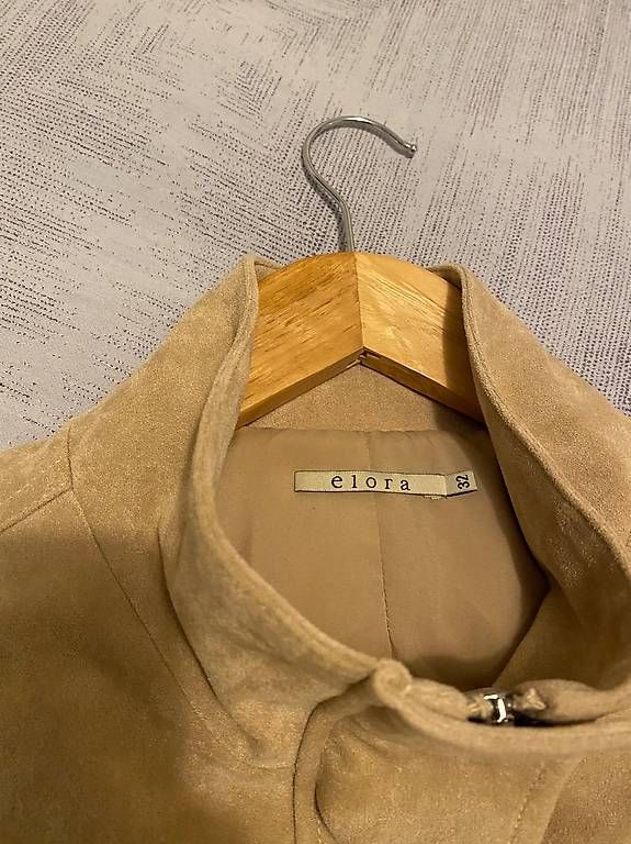 Jacken: Veste courte Elora  Beige daim  CHF 50.- – Neu und originalverpackt aus Riaz von tim_276t