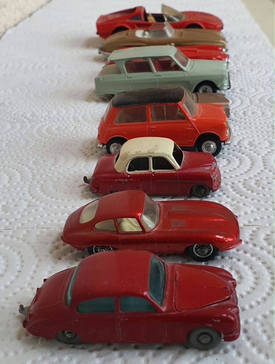 Modellini d'auto: Lot de 8 voitures model réduit diverses  – Usato da montreux venduto da Always-Good 3