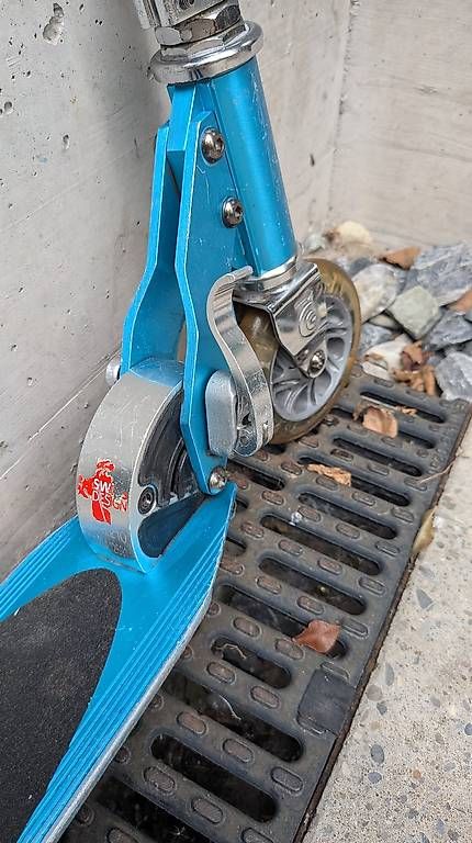 Chilli Kickboard: Kickroller Micro blau gebraucht Zustand gut – Gebraucht aus Zürich von Zause2006 1