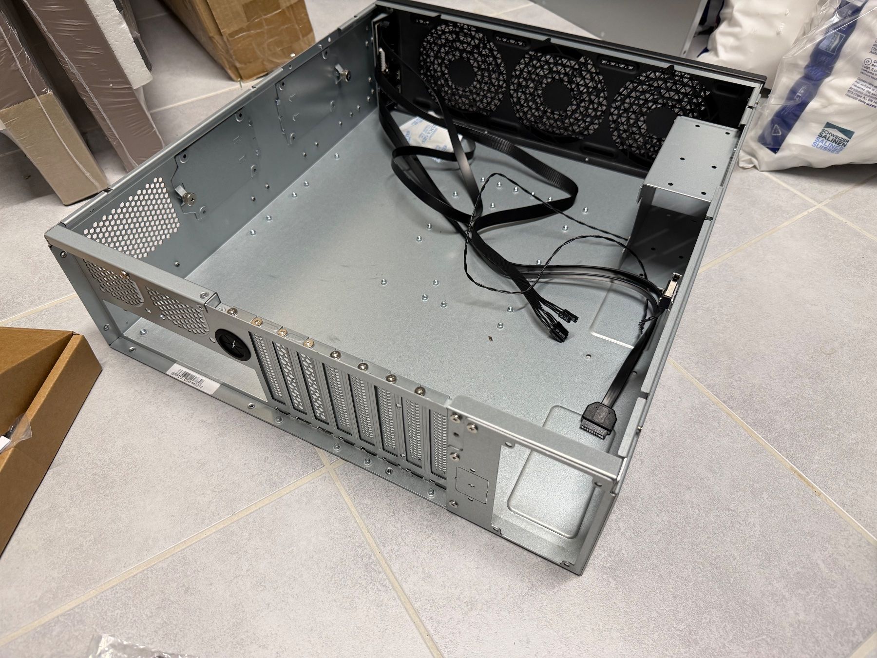 Custodie: Silverstone RM31 rack mount chassis 3U Servergehäuse – Usato da Uster venduto da koenigbe
