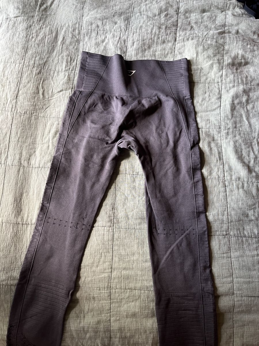 Gymshark Leggings: Violette Gymshark Leggings – Gebraucht aus Fribourg von ncv_h2lr