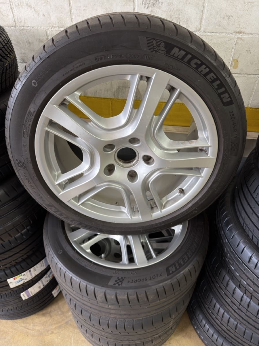 Michelin Pneumatici & Ruote complete: Porsche Panamera Kompletträder Sommer – Usato da Geroldswil venduto da Eba2