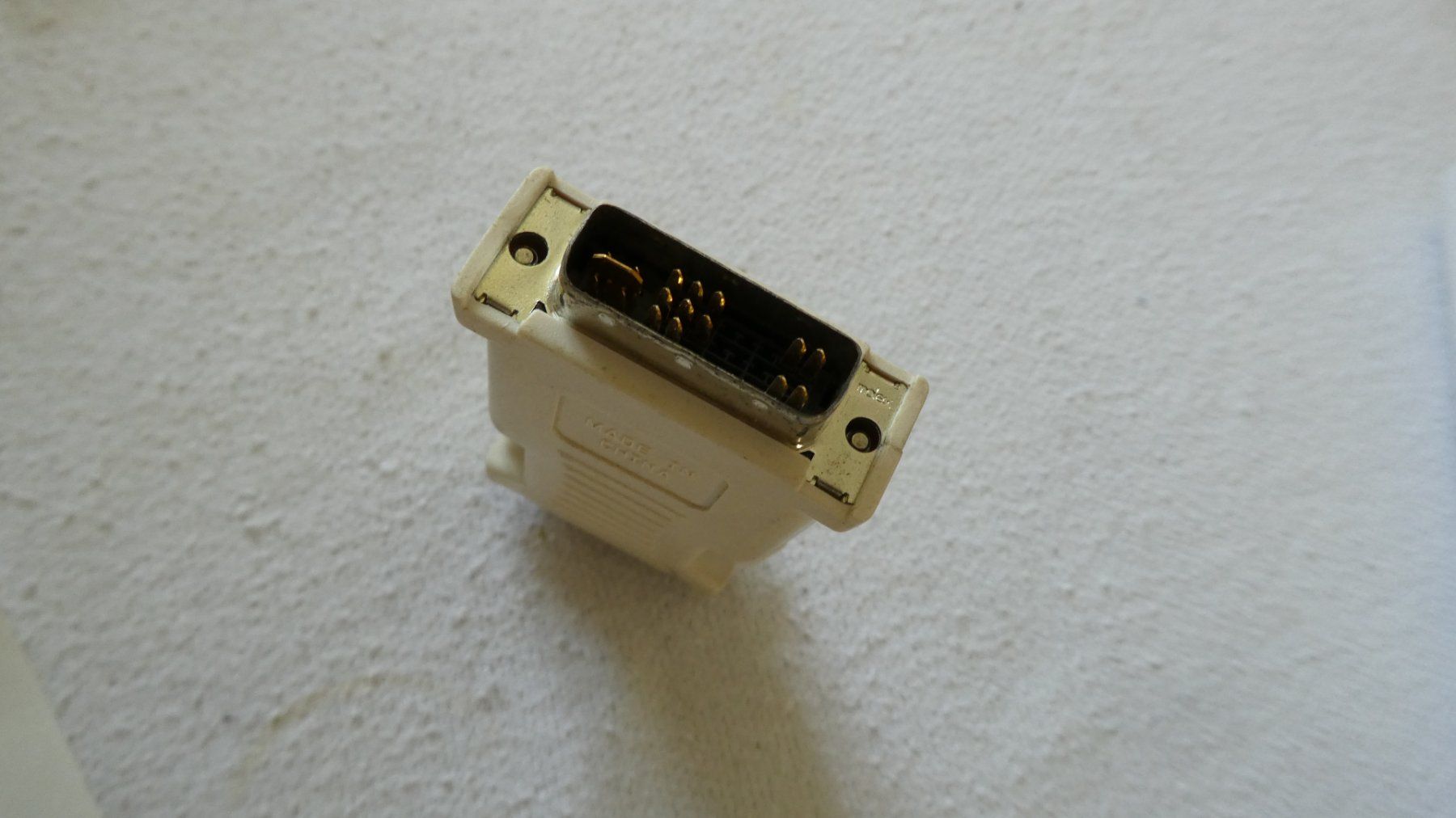 Unità & Adattatore: DVI-VGA Adapter – Usato da Lausen venduto da Vectrex1 1
