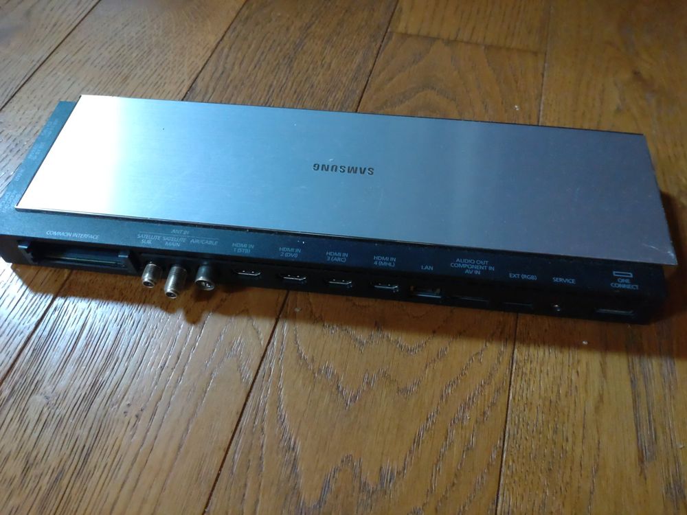 Samsung One Connect Box (Defekt) in Vétroz für CHF 35 – mit Lieferung ...