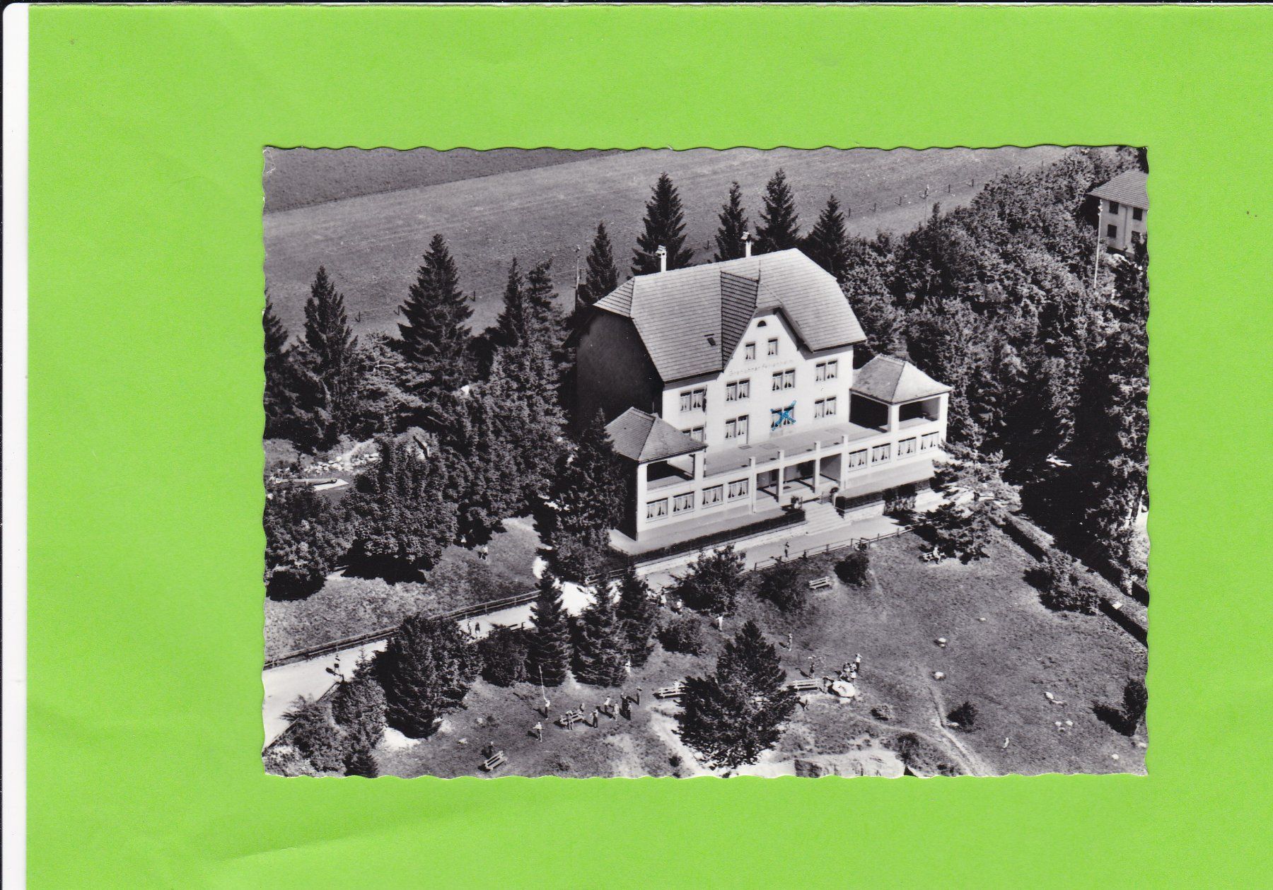 Cartoline postali: Grenchner Ferienheim Prêles-Fliegeraufnahme – Usato da St. Peterzell venduto da neckertal