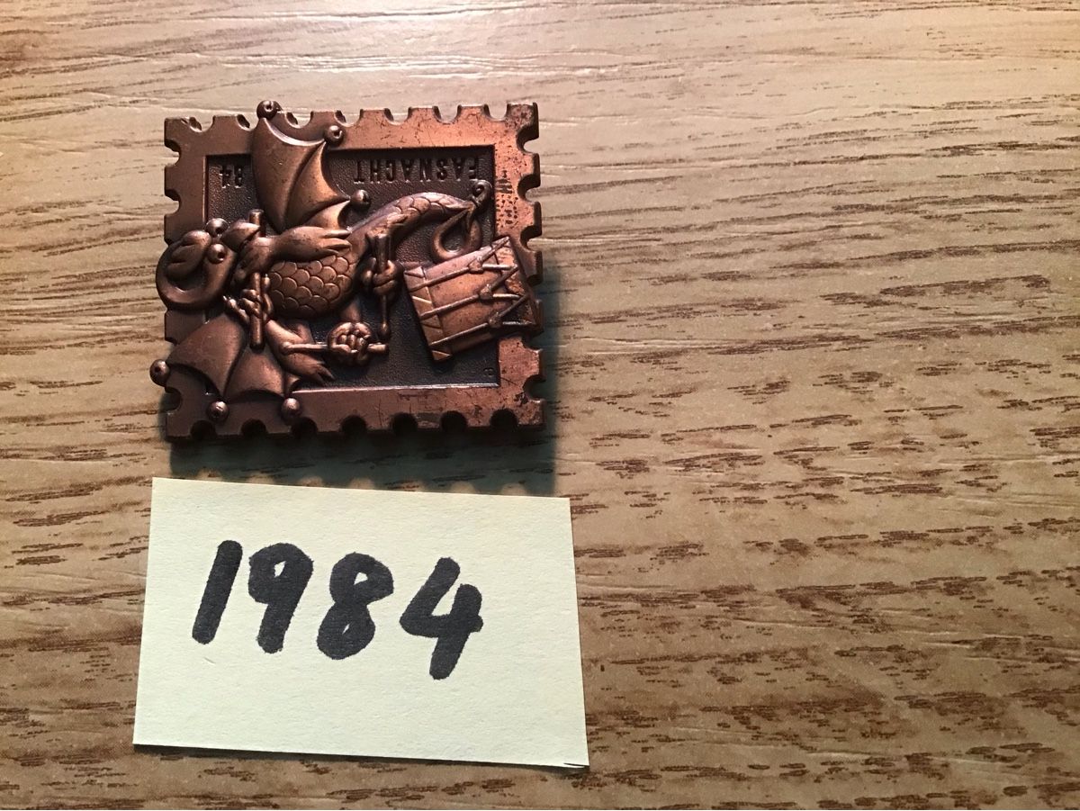 Basler Placchette & Badge: Baslerfasnachtsplaketten 1984 – Usato da Arlesheim venduto da printz01