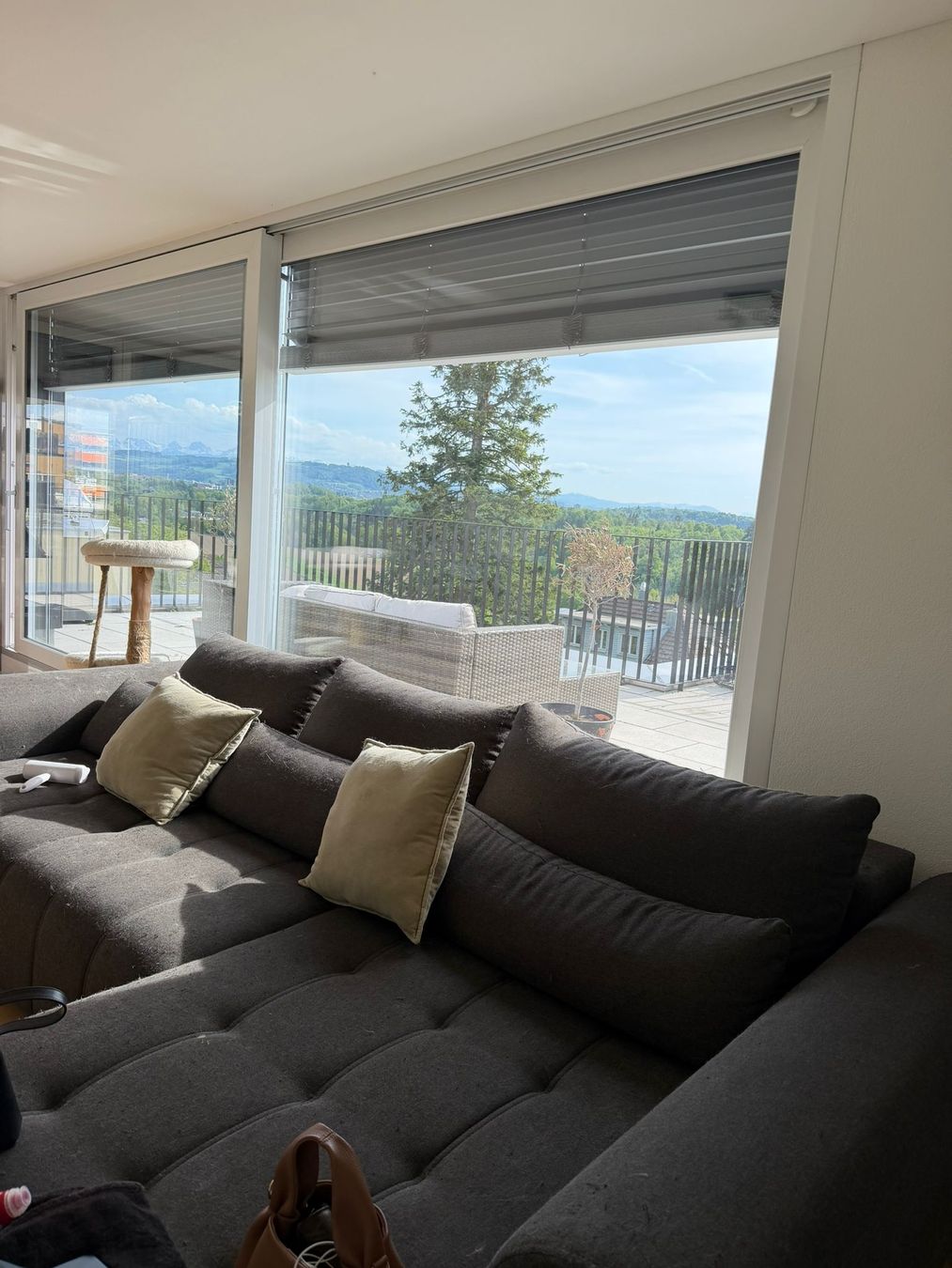 Divani: Gemütliches Ecksofa mit Relaxfunktion – Usato da Wabern venduto da konbini