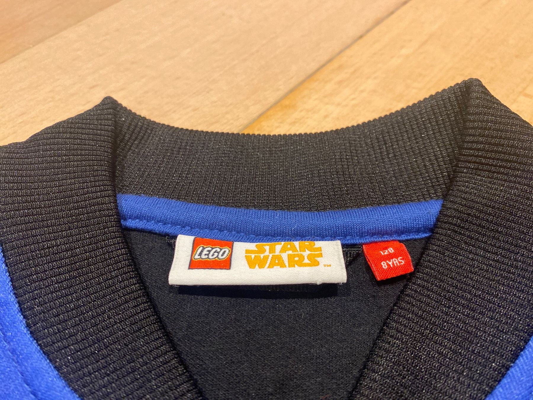 Lego Jacken & Mäntel: LEGO / STAR WARS Jäckchen "The Dark Side" Gr. 128 – Gebraucht aus Frasnacht von GracyStore 2