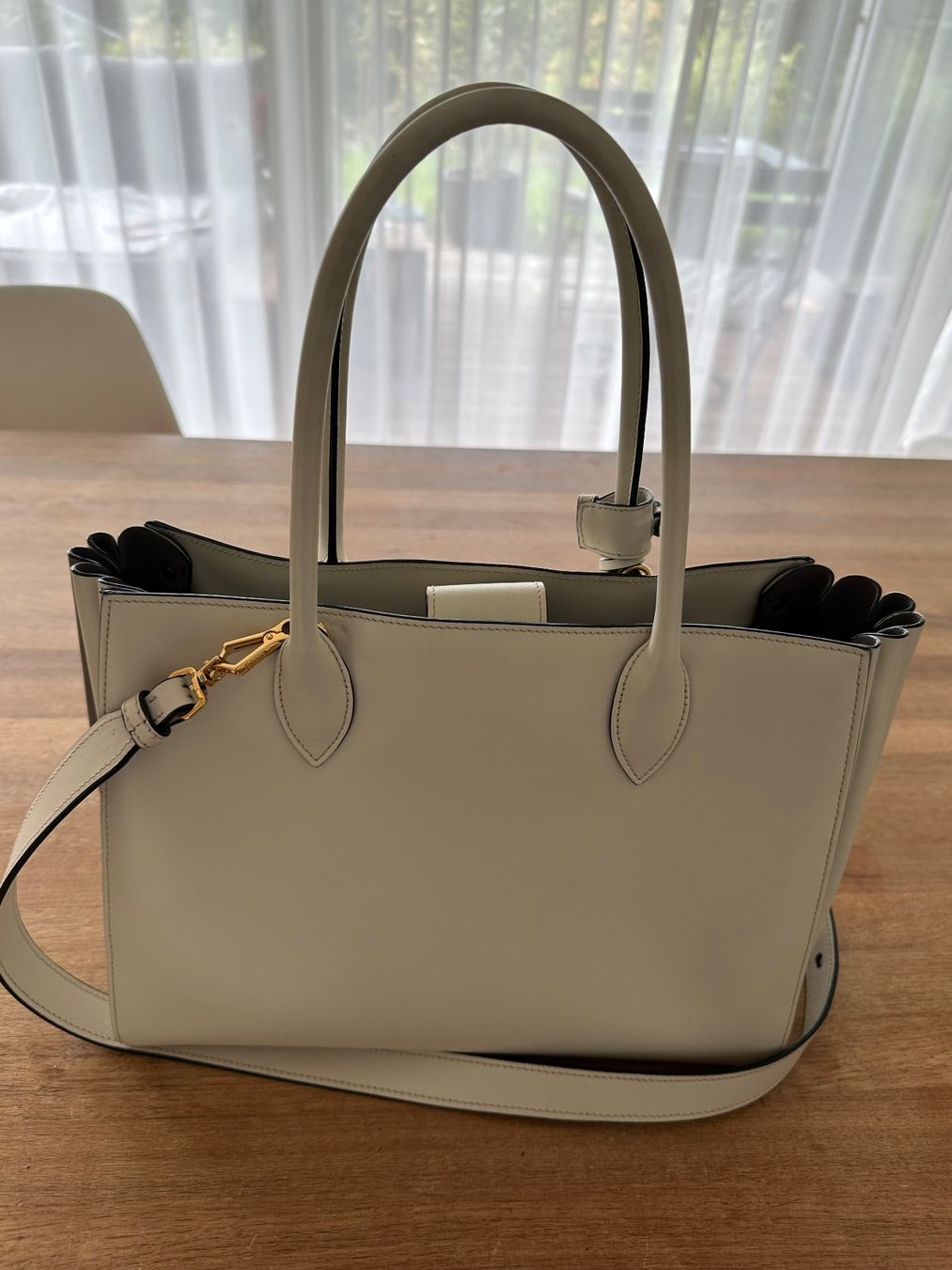 Prada Borse da donna: Prada Tasche weiss original – Usato da Hausen am Albis venduto da Mwtraining 2