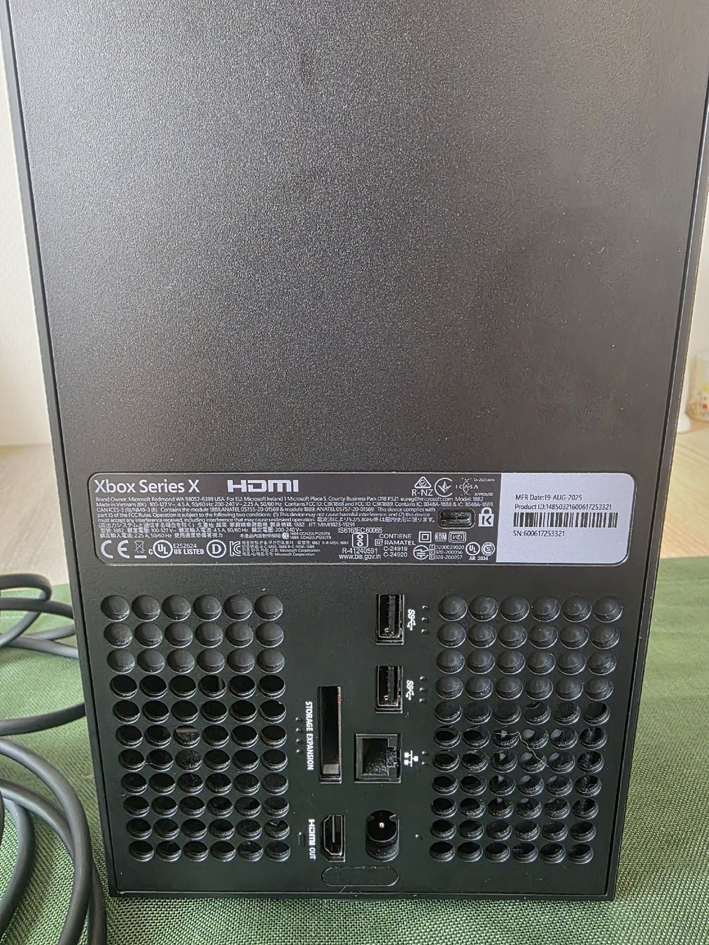 Microsoft : Xbox Series X 1TB  – Usato da Mosnang venduto da Fischli730 2