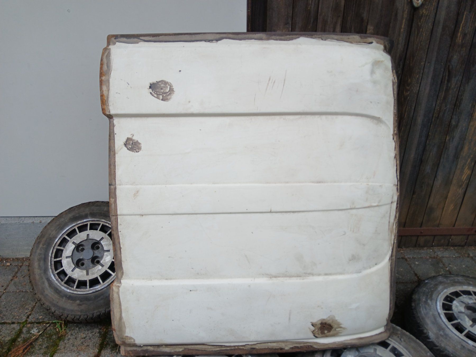 Renault Tutti pezzi di ricambio auto: Motorhaube Renault 4 Oldtimer – Usato da Balsthal venduto da redcarpet 5